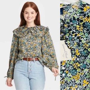 Universal Thread NWOT Floral Balloon Sleeve Blouse